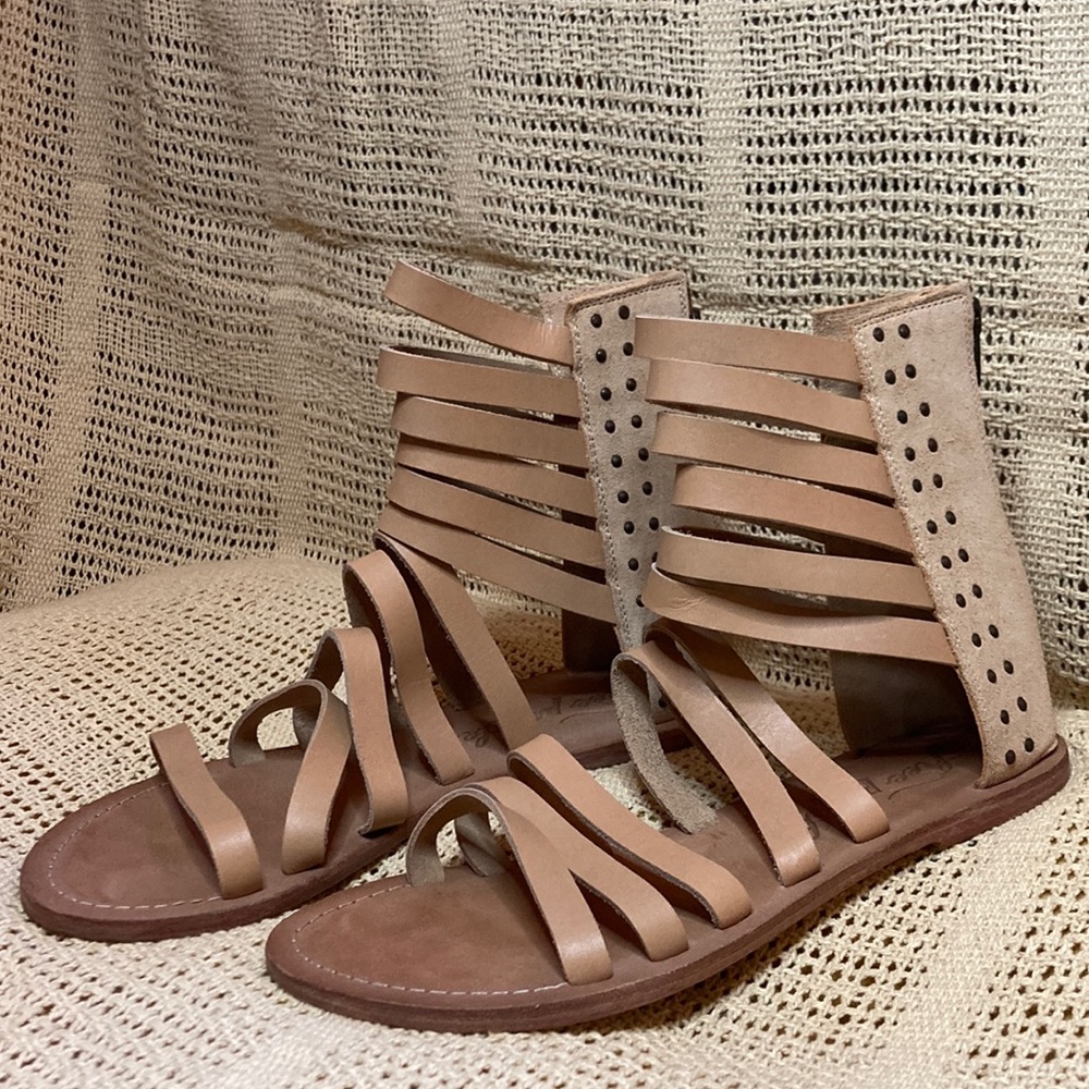 Free People strappy sandal sz.38